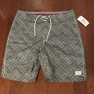 Globe 20 inch Board-short, Size 30, NWT
